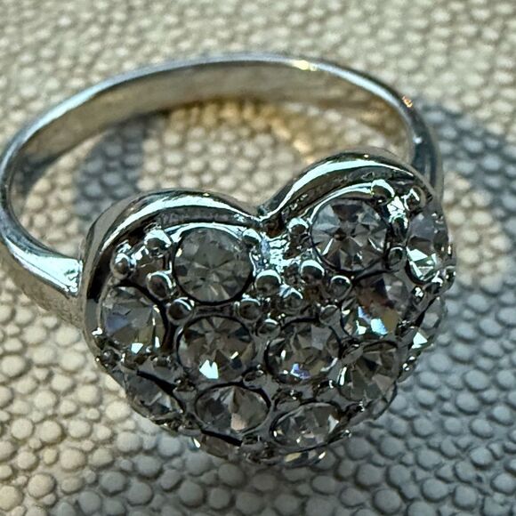 Silver Heart Rhinestone Statement Ring Size 9 Romantic Sparkle - Picture 3 of 16